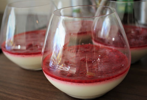 Panna cotta med bringebær