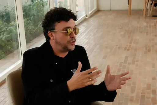 Andrés Cepeda y la historia detrás de ‘Café’: confesiones sobre Bogotá Deluxe