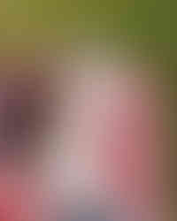 Fátima Bosch en un picnic pintando