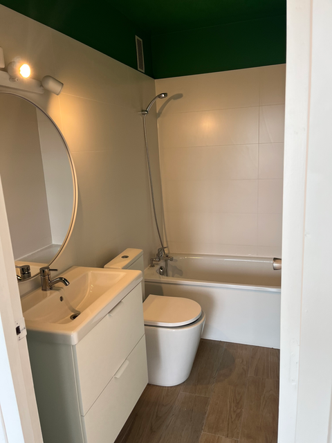 Salle de bain bordeaux