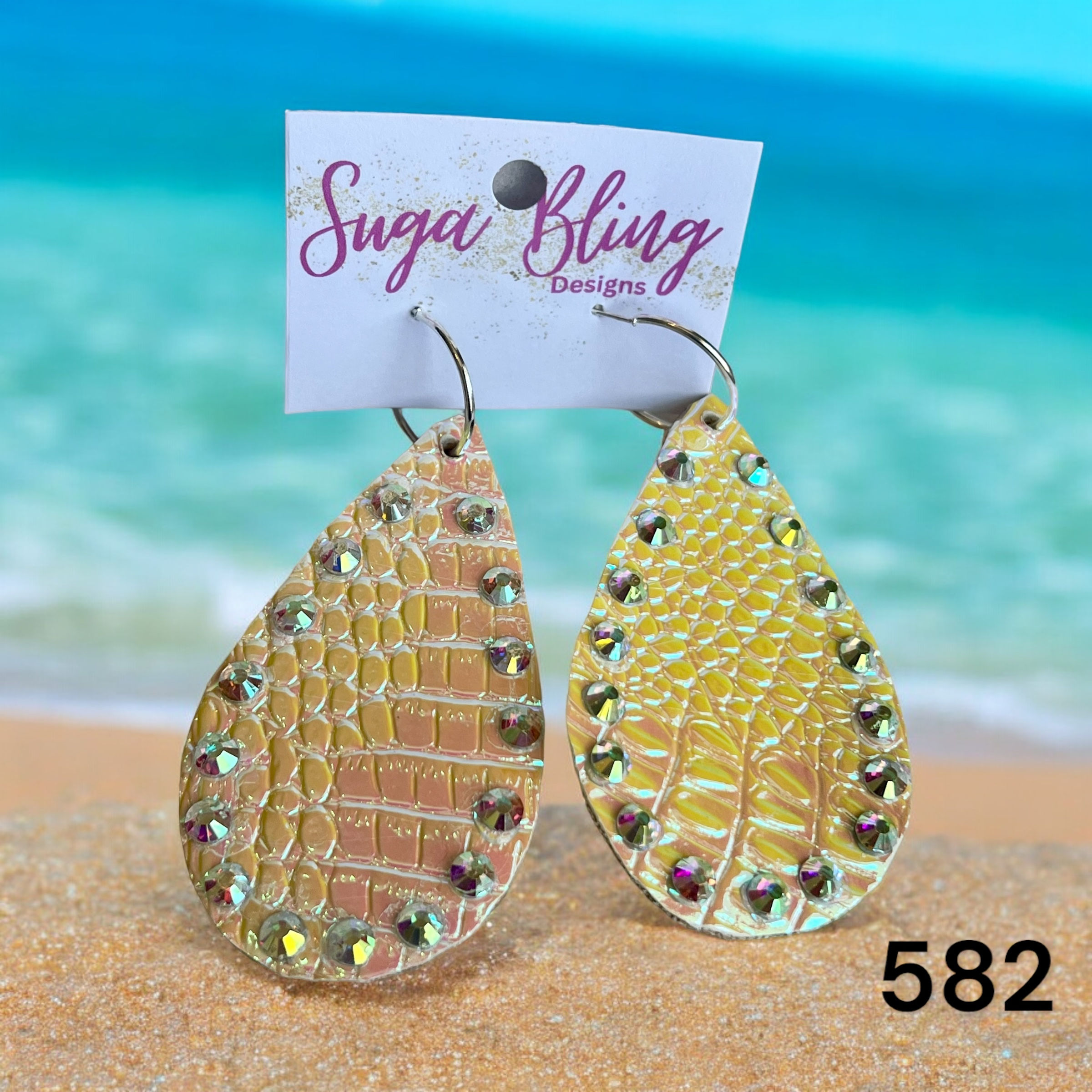 A1 582 White Rhinestone Bling