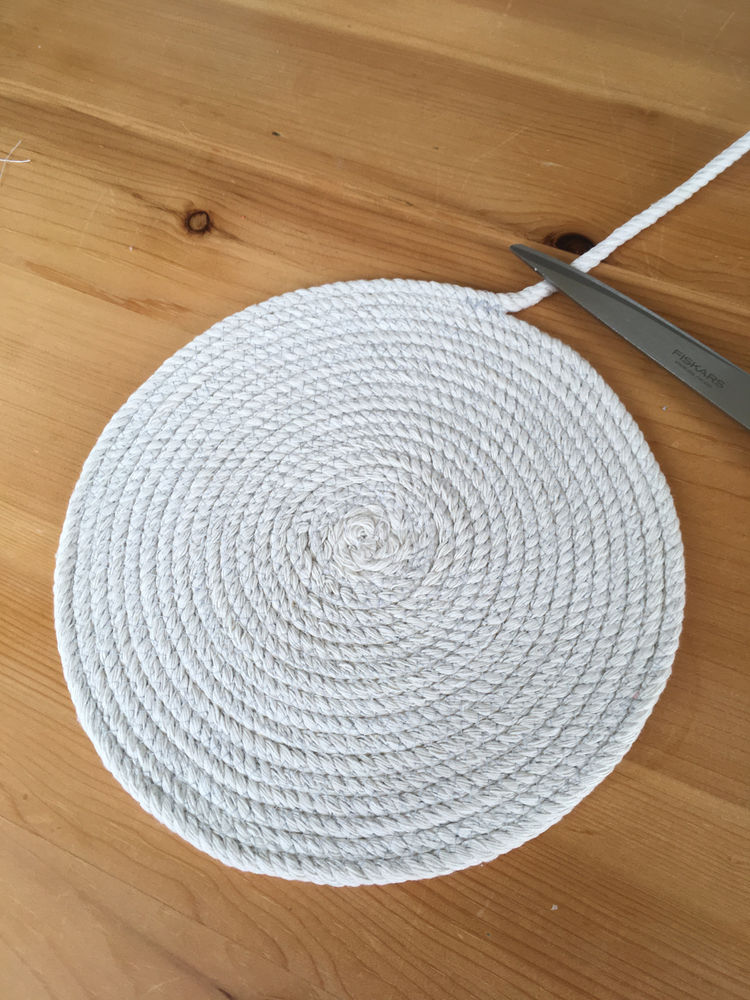 DIY rope placemats, coaster and no sew napkins.