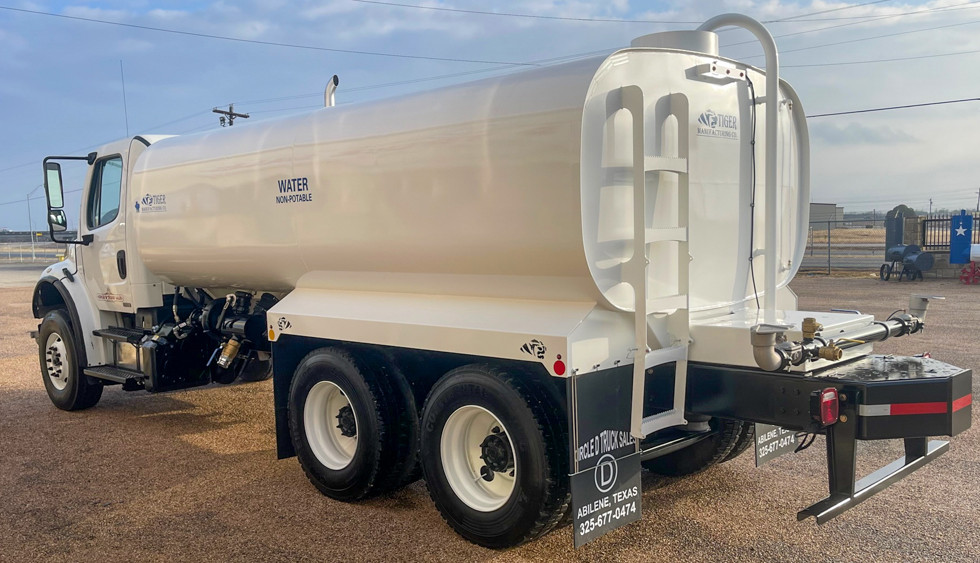 4 000 Gallon Water Trucks Tiger Manufacturing 4-000-gallon-water-trucks-tiger-manufacturing
