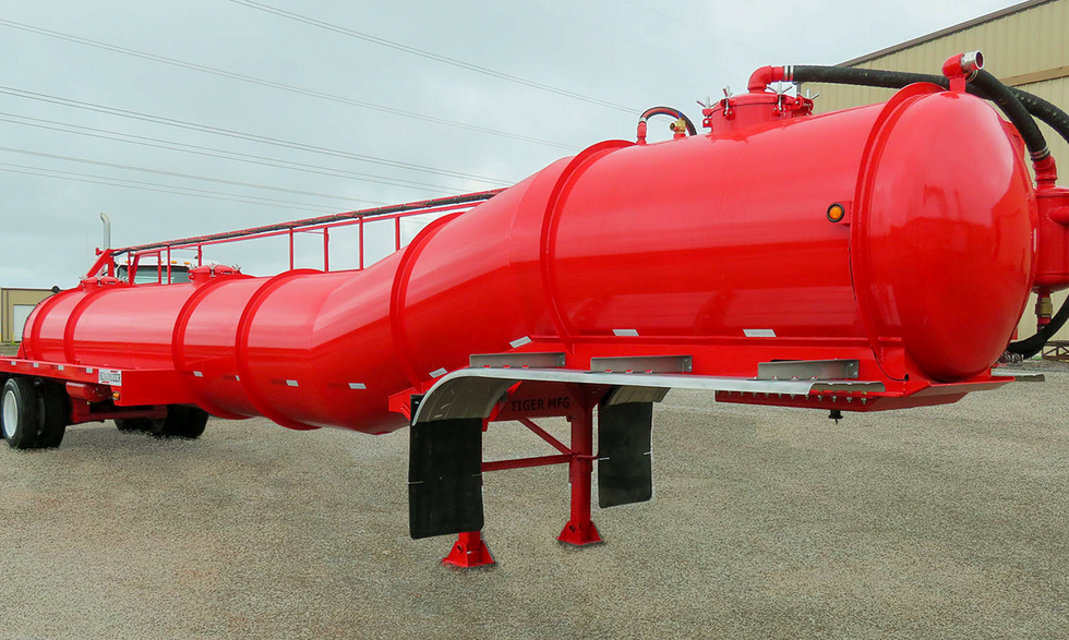 Red Minimizer Vacuum Trailer