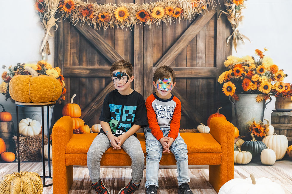 🍁 Fall Mini Sessions at The Mom Market LaSalle – A Beautiful Windsor Community Event