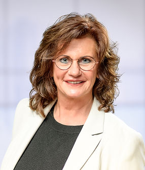 Porträt einer Frau mit Brille, Businessfotograf