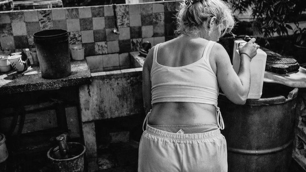 LA NORMALIZACIÓN DE LA INDEFENSIÓN APRENDIDA