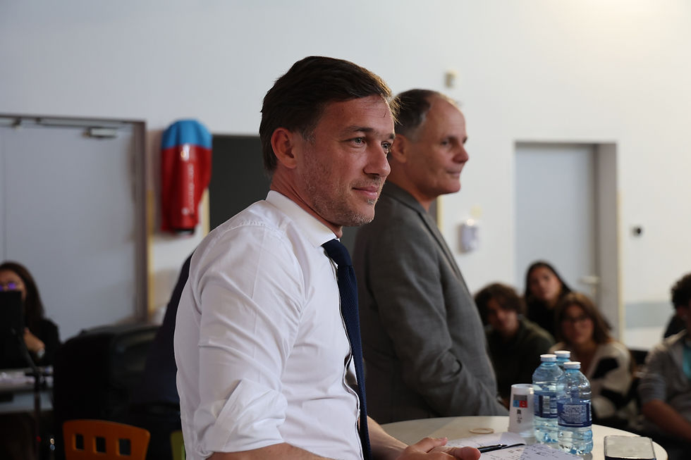 Au lycée Georges-Pompidou, même quand ce n’est pas de notre compétence, l’écoute reste de notre responsabilité.