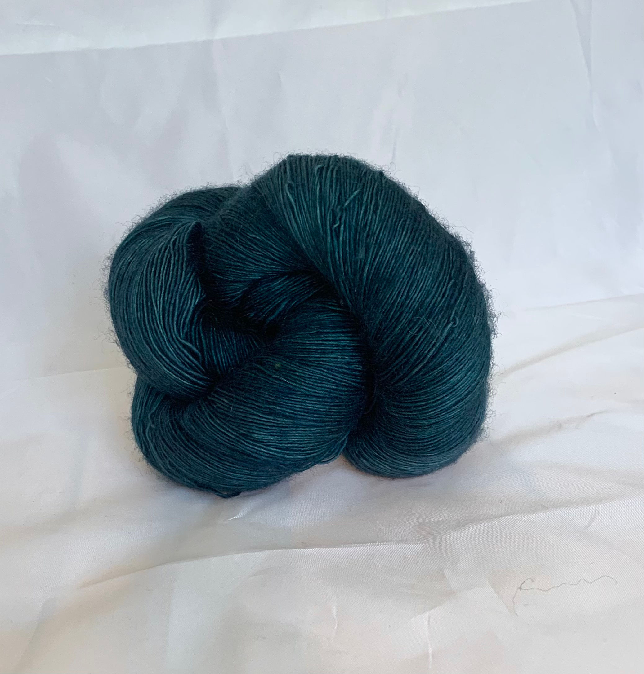 Exquise dentelle - 100% SW merinos single -800 m / 100 g - blue velvet