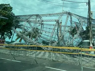 Árvore de Natal de 50 metros desaba em Niterói 2 dias antes da inauguração