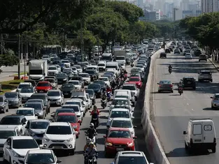 Detran-RJ retoma cobrança retroativa da taxa de emissão do CRLV-e a partir de 2023