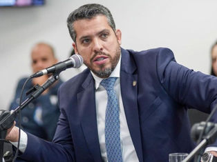 Presidente do TRE rejeita recurso e mantém Rodrigo Amorim inelegível