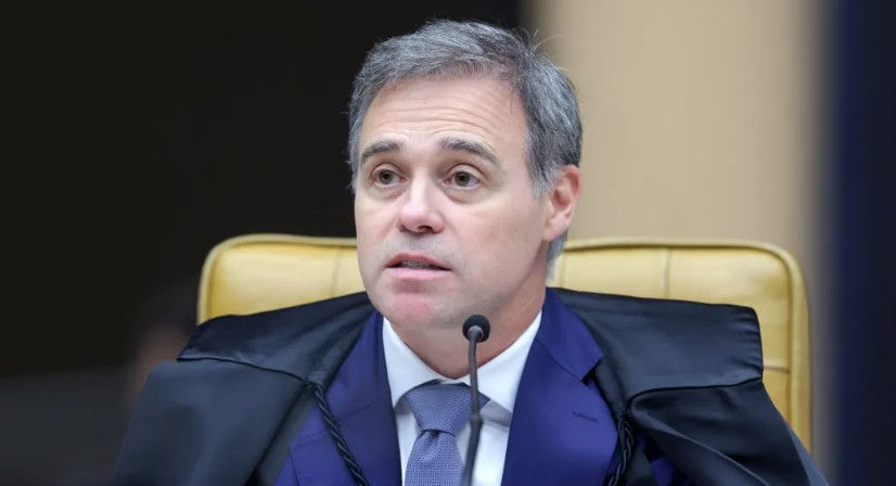 Mendonça pede vista e suspende julgamento no STF sobre Tabata Amaral contra Eduardo Bolsonaro