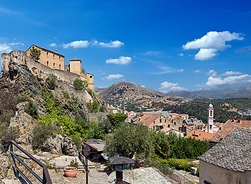 Zitadelle von Corte in Korsika_168046021 -® AdobeStock -À stockphoto-graf.jpg