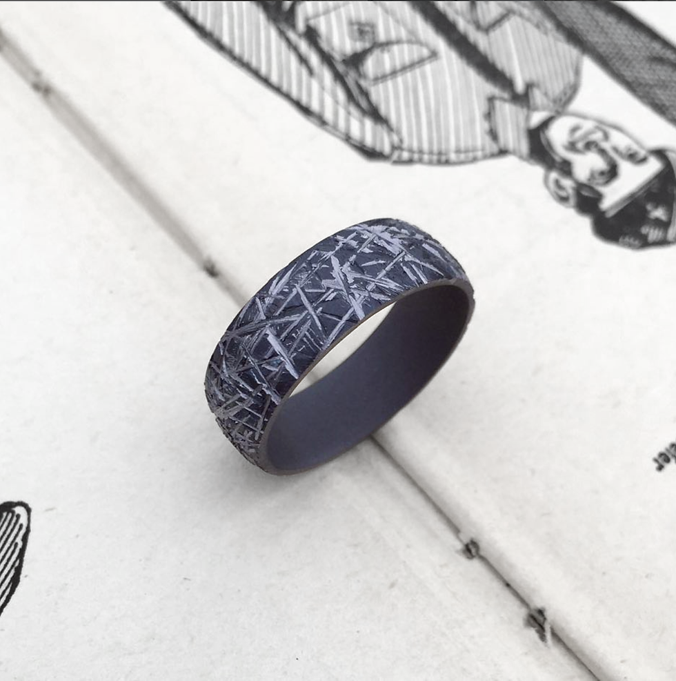 Textured tantalum ring