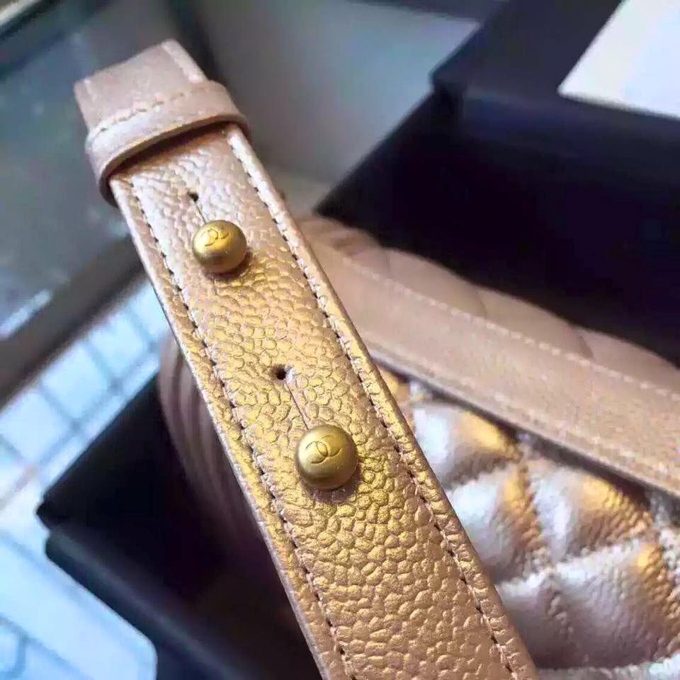 Miniaturbild: CHANEL BOY TASCHE ROSÉ