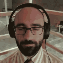 vsauce-michael-stevens.gif