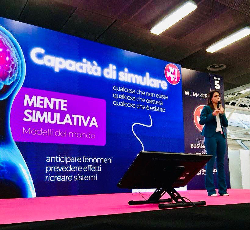Nel prossimo futuro, non decideremo più da soli. Le nostre scelte saranno il frutto di una collaborazione cognitiva tra umani e agenti intelligenti: IA conversazionali, assistenti digitali, modelli linguistici evoluti.