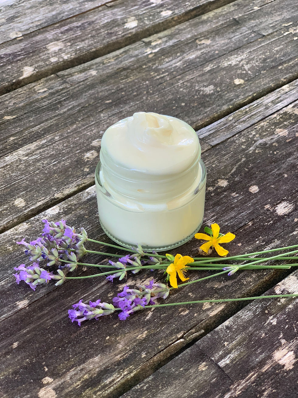 Lavendel Johanniskraut Körperbutter selbst gemacht gegen Sonnenbrand