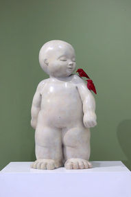 bronze sculpture Chance by Peruvian artist Mariela Garibay, for sale at Knupp gallery in Prague