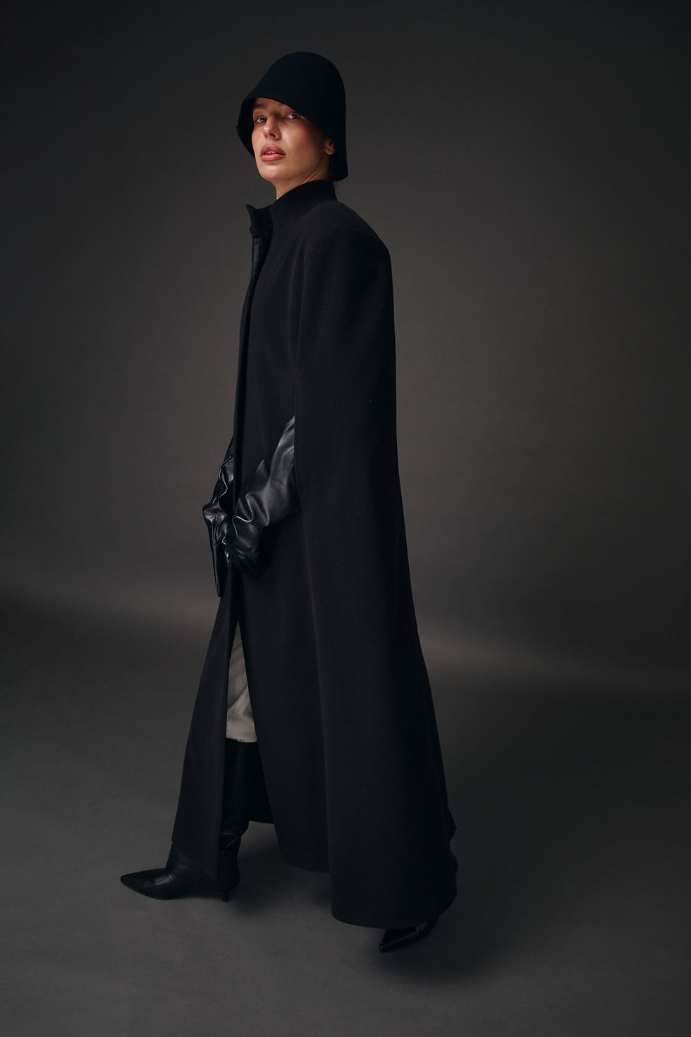 Прев'ю: Кейп з вовни “BONAPARTE” black