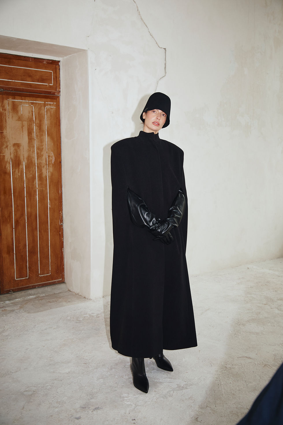 Прев'ю: Кейп з вовни “BONAPARTE” black