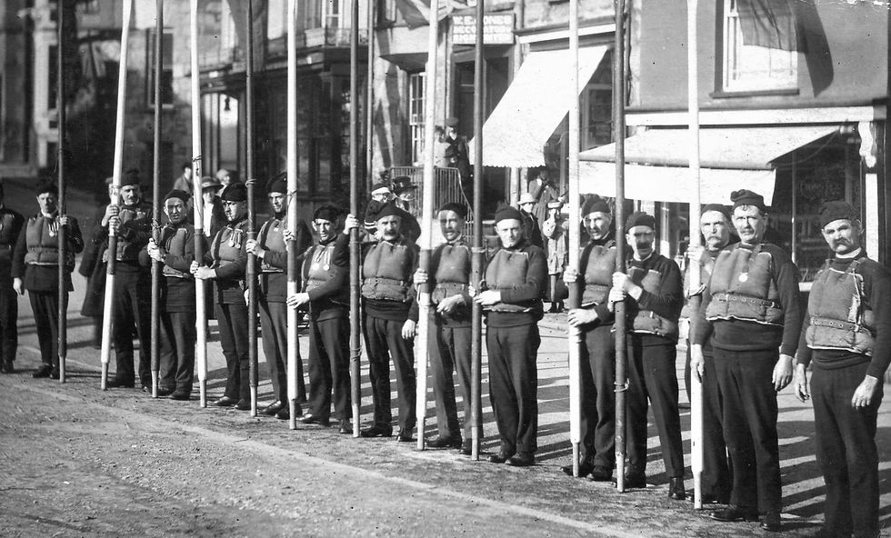 19231031 Awaiting the arrival of The Prince of Wales 31st. October 1923.jpg
