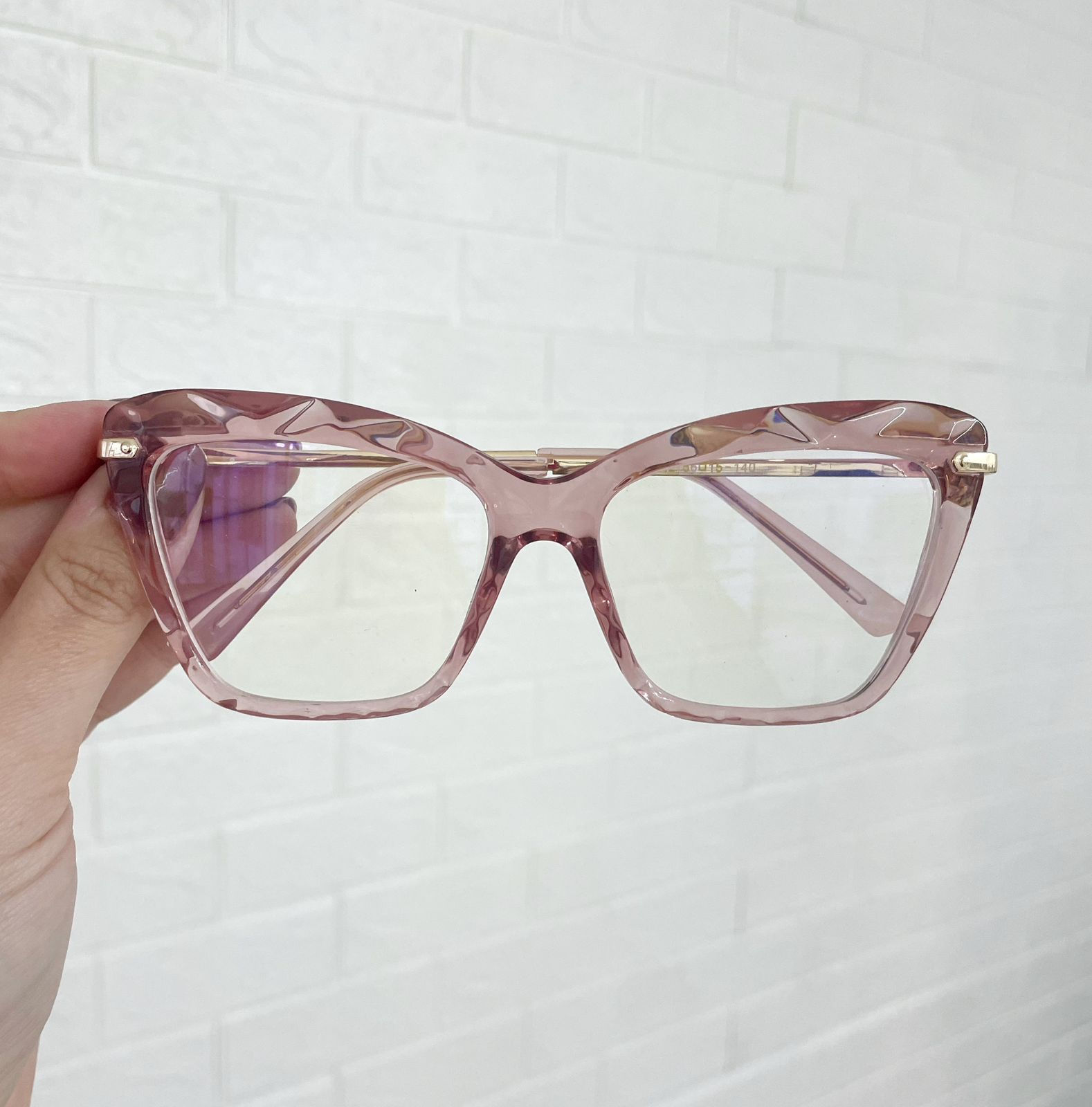 Armação 5022 rosa detalhe 3D textura