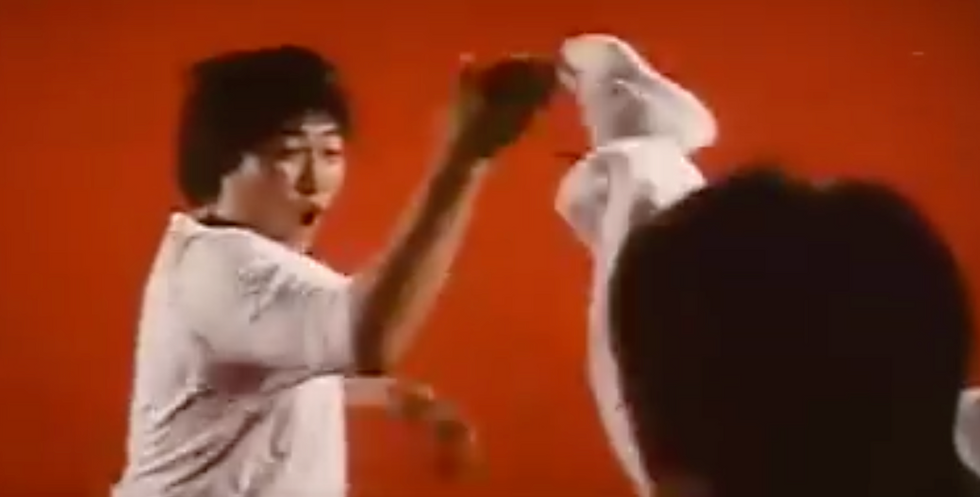 Fig.18 Quickly cuts to the reverse angle in which Sammo Hung defends himself.