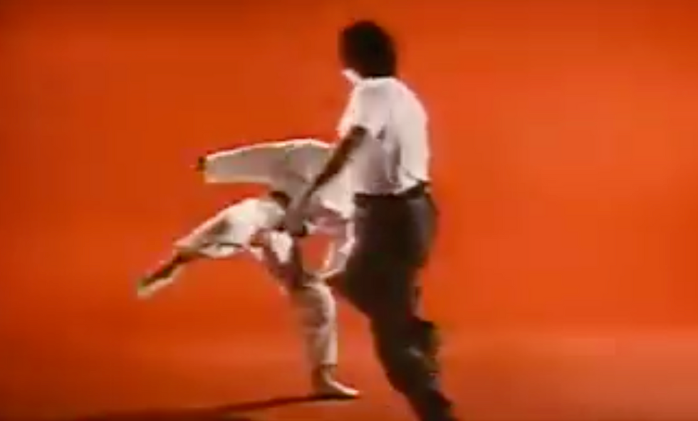 Fig.20 Multi camera shot of his kick with the wide angle (size).