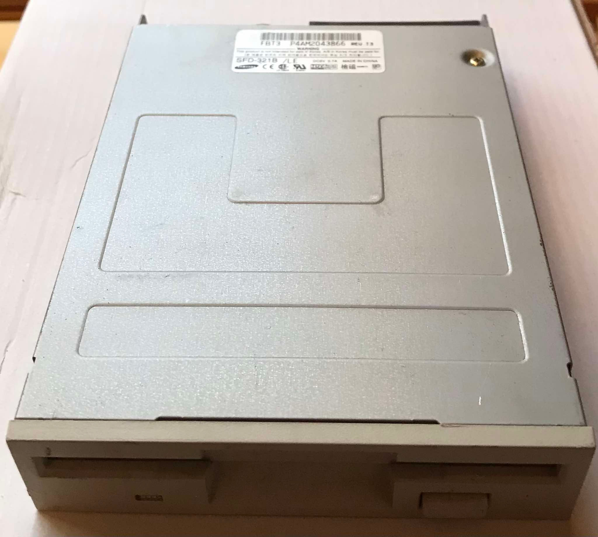 Samsung 3.5" Floppy Disc Drive Model: SFD-321B /LE