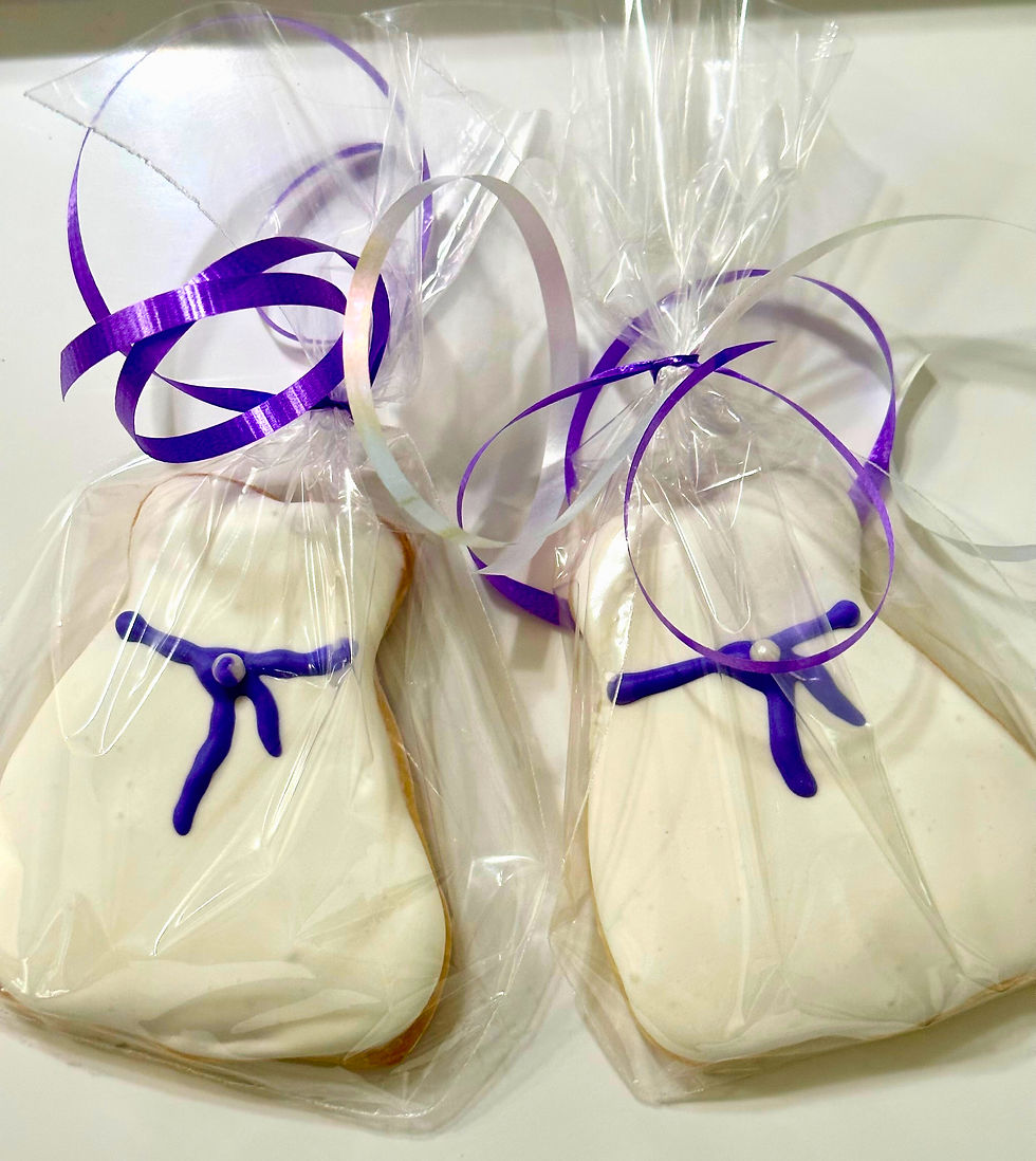 dress cookie.jpg