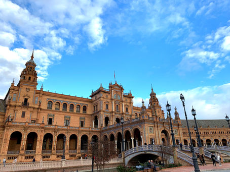 VISITA SEVILLA... TIENE UN COLOR ESPECIAL