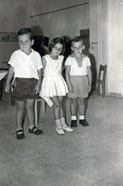1961 אלון נוה, ענת בר און ויהודה אייגנר.jpg