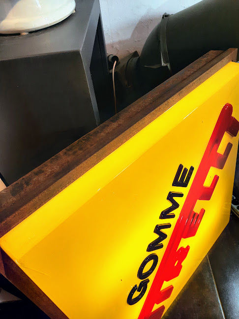 Miniatura: Insegna luminosa "Gomme PIRELLI"