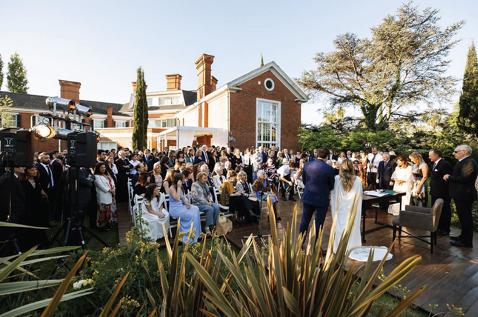 Casamiento junto a la piscina