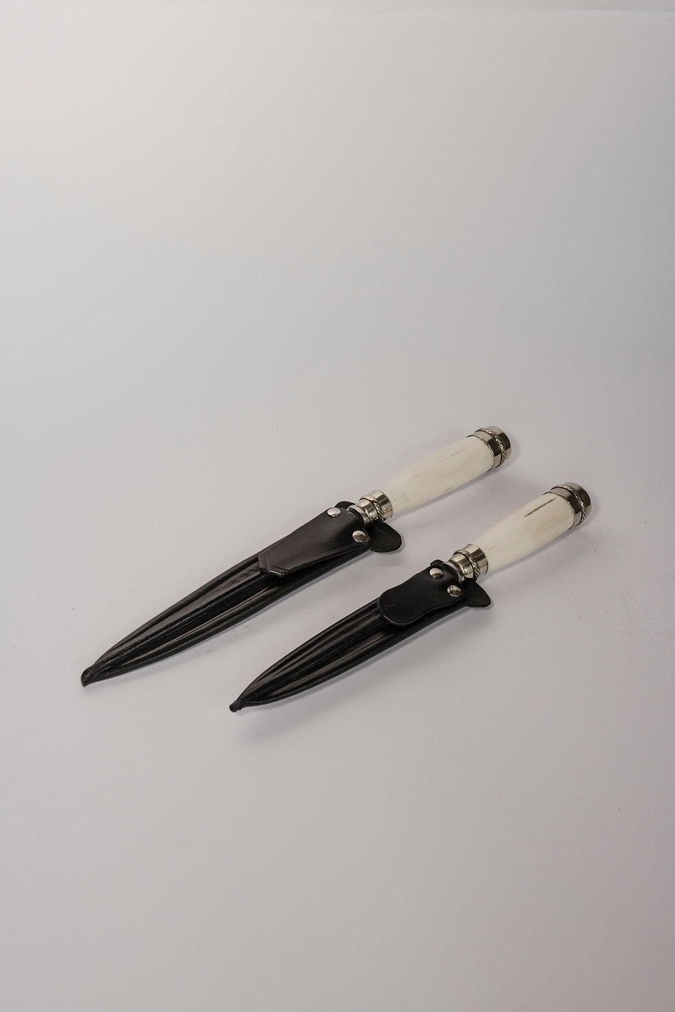 Miniatura: Cuchillo en Hueso y Alpaca