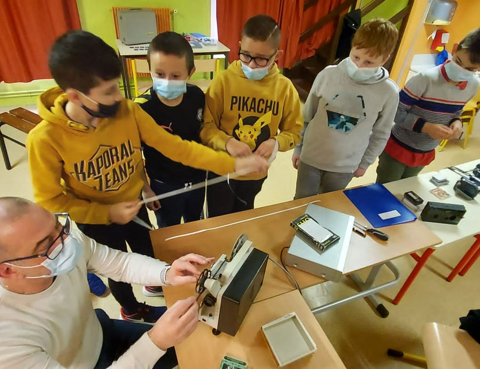 ATELIER VIDEO DESGENETAIS CYCYPRODUCTION CYRILLE PASQUIER