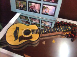 Guitar cake