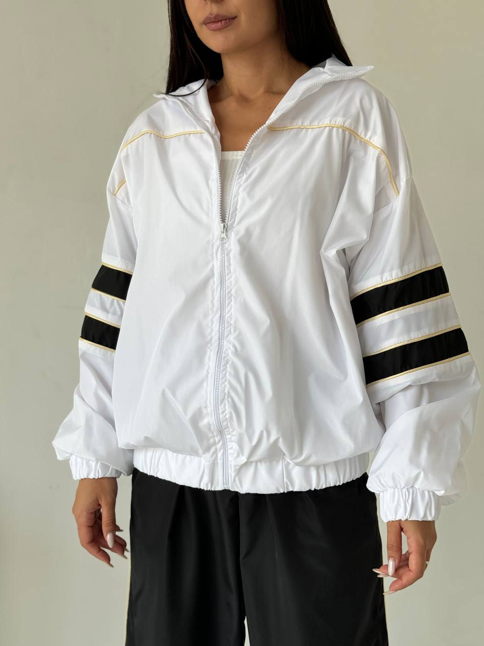 Прев'ю: Бомбер з плащівки білий