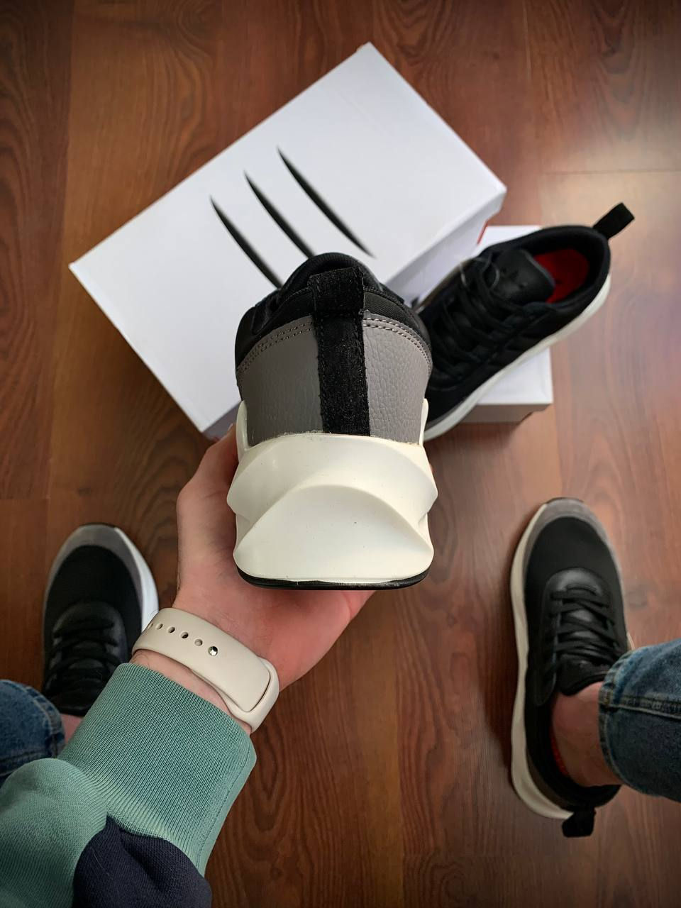 Прев'ю: Кросівки Чоловічі Adidas Shark Black & Gray & White