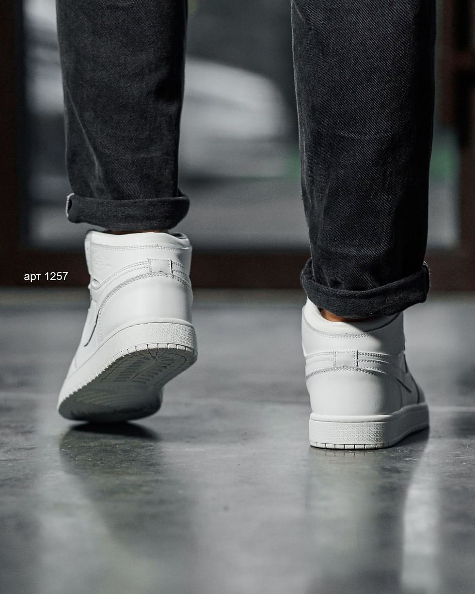Прев'ю: Кросівки Nike Air Jordan Retro 1 High White