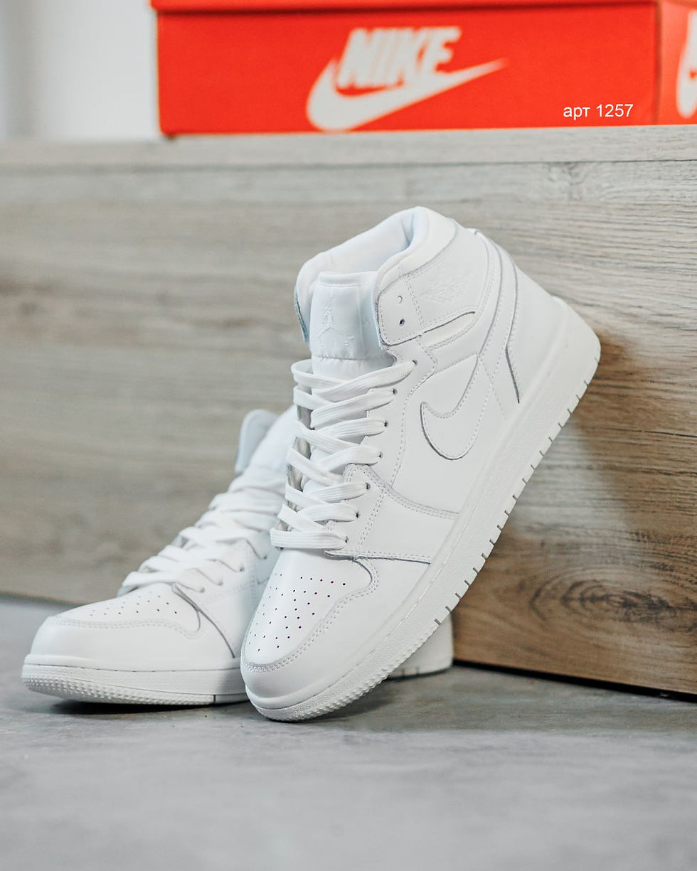 Прев'ю: Кросівки Nike Air Jordan Retro 1 High White