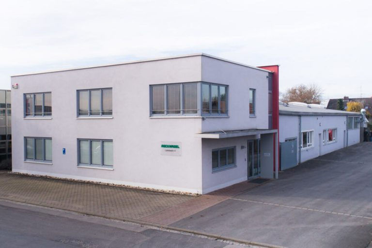 gebaeude_neu-768x512.jpg.pagespeed.ce.x5f2gc_-3t (1).jpg