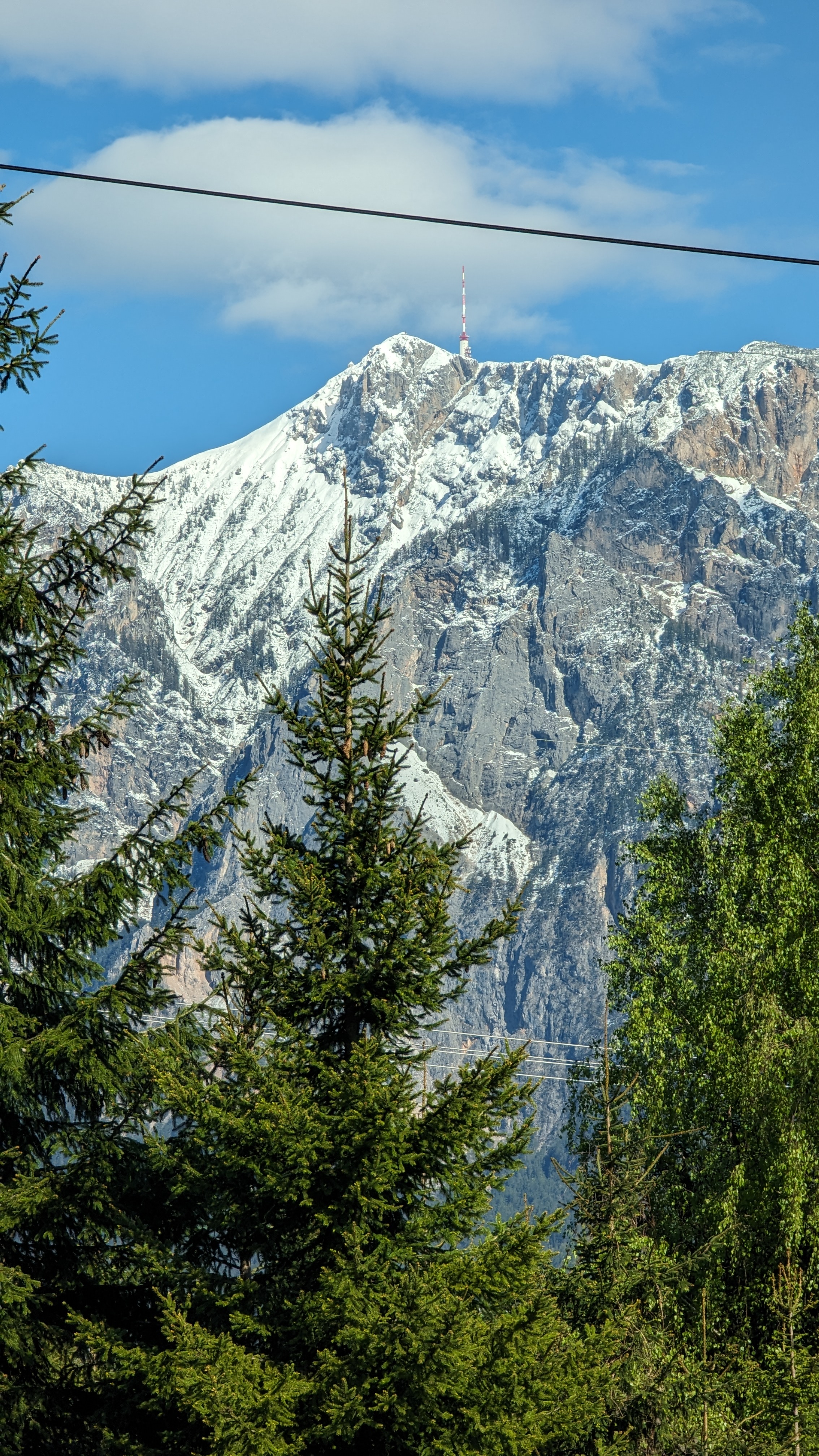 Blick aus der Unterkunft auf die slowenischen Berge des Julischen Gebirges 