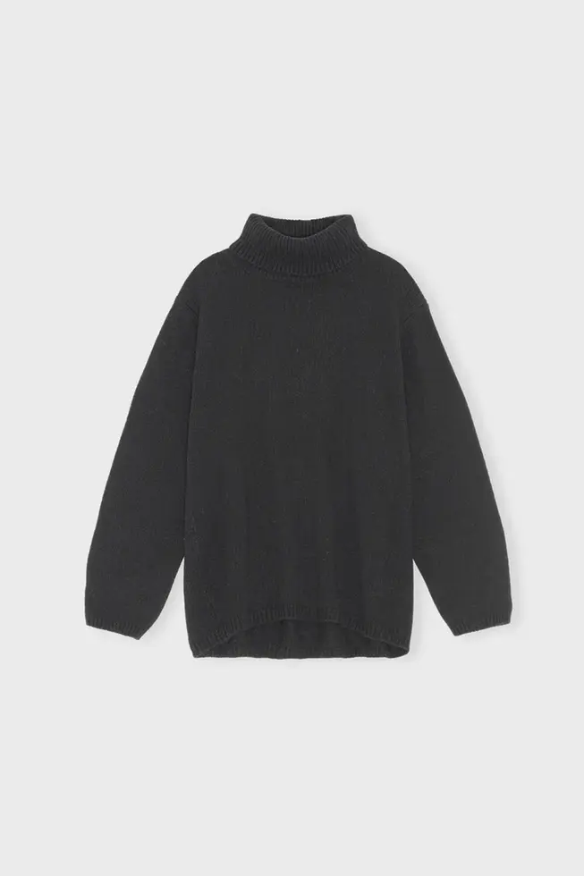 Vorderseite des schwarzen Rollkragenpullovers Honest Knit