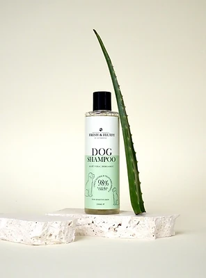 Natürliches Hundeshampoo mit Aloe Vera & Bergamotte von fresh & fluffy