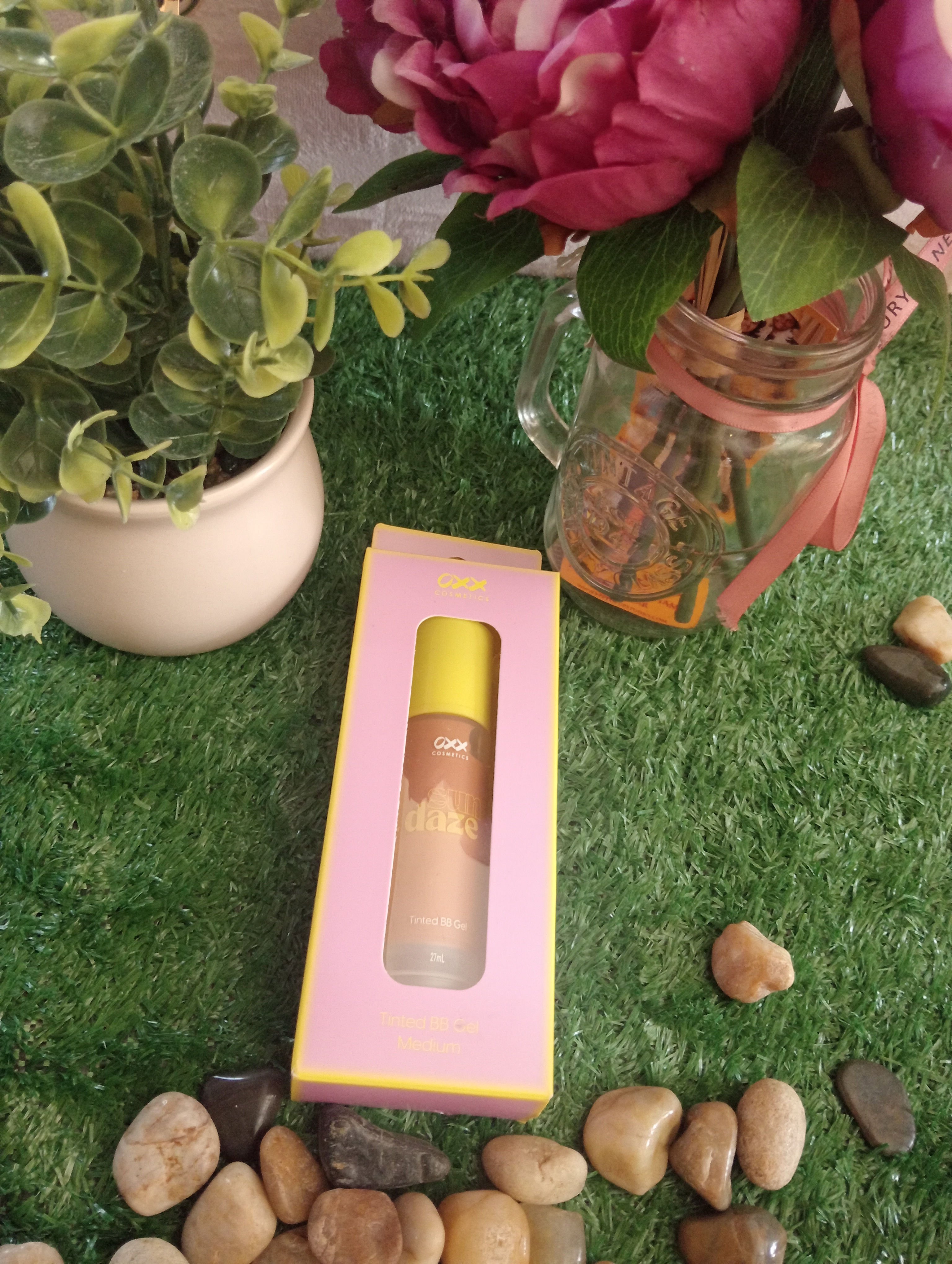 Cosmetics oxx sun daze tinted BB Gel