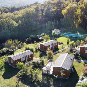 piscine et mobil-home 3 chambres dans camping