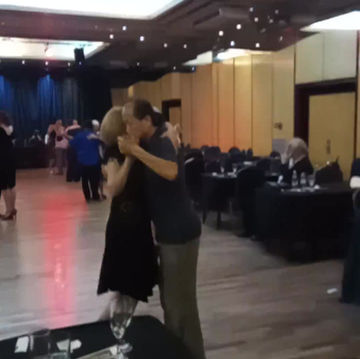 An invitation to a dance beyond distance / Una invitación a un baile más allá de la distancia